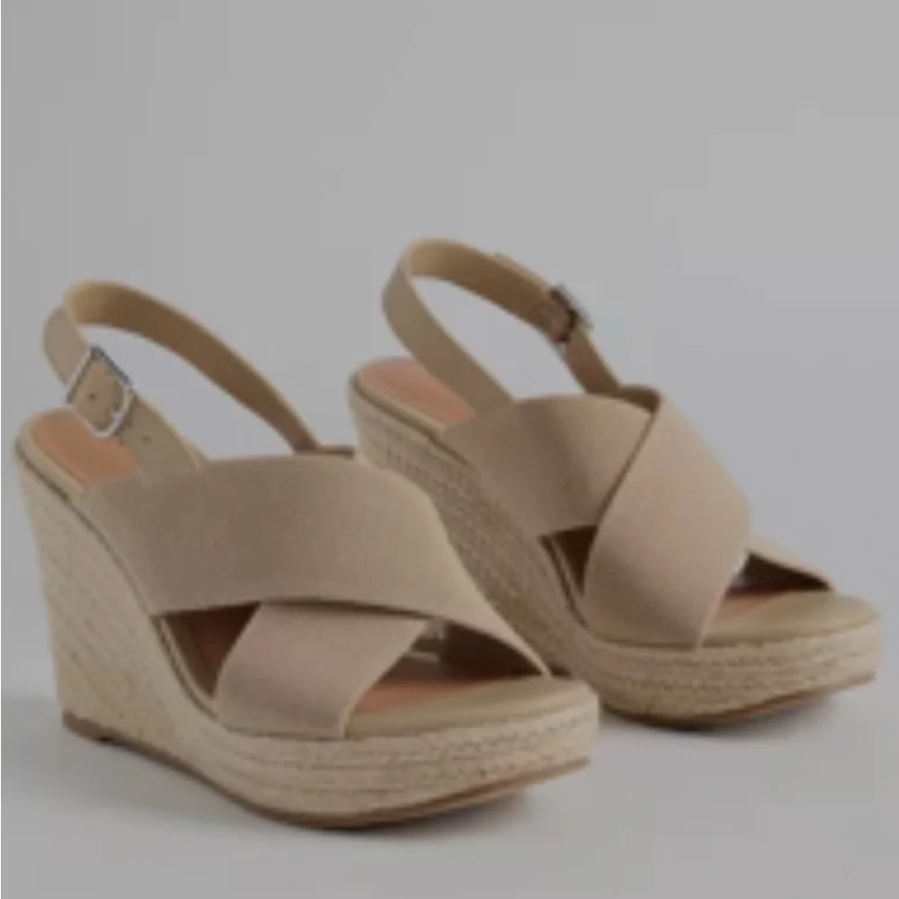 Torrid Beige Cross-Strap wedge Sandals. Size 7 wide